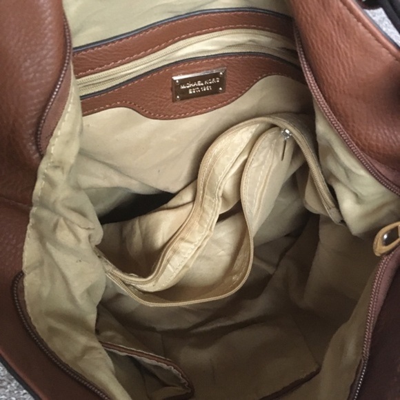 Brown and Gold Large Shoulder Bag - Picture 8 of 10